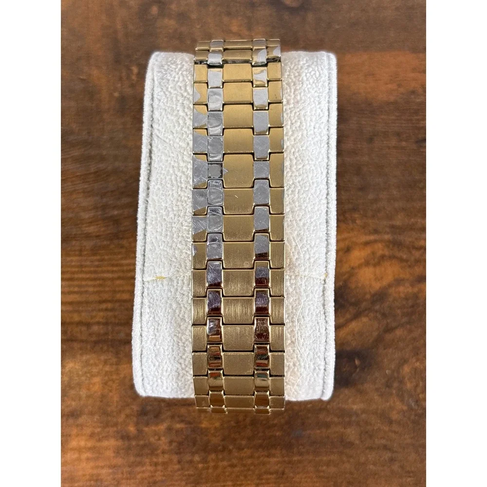Timex Indiglo WR 50M Gold Tone‎ Stainless Steel Expansion Band Watch White Dial